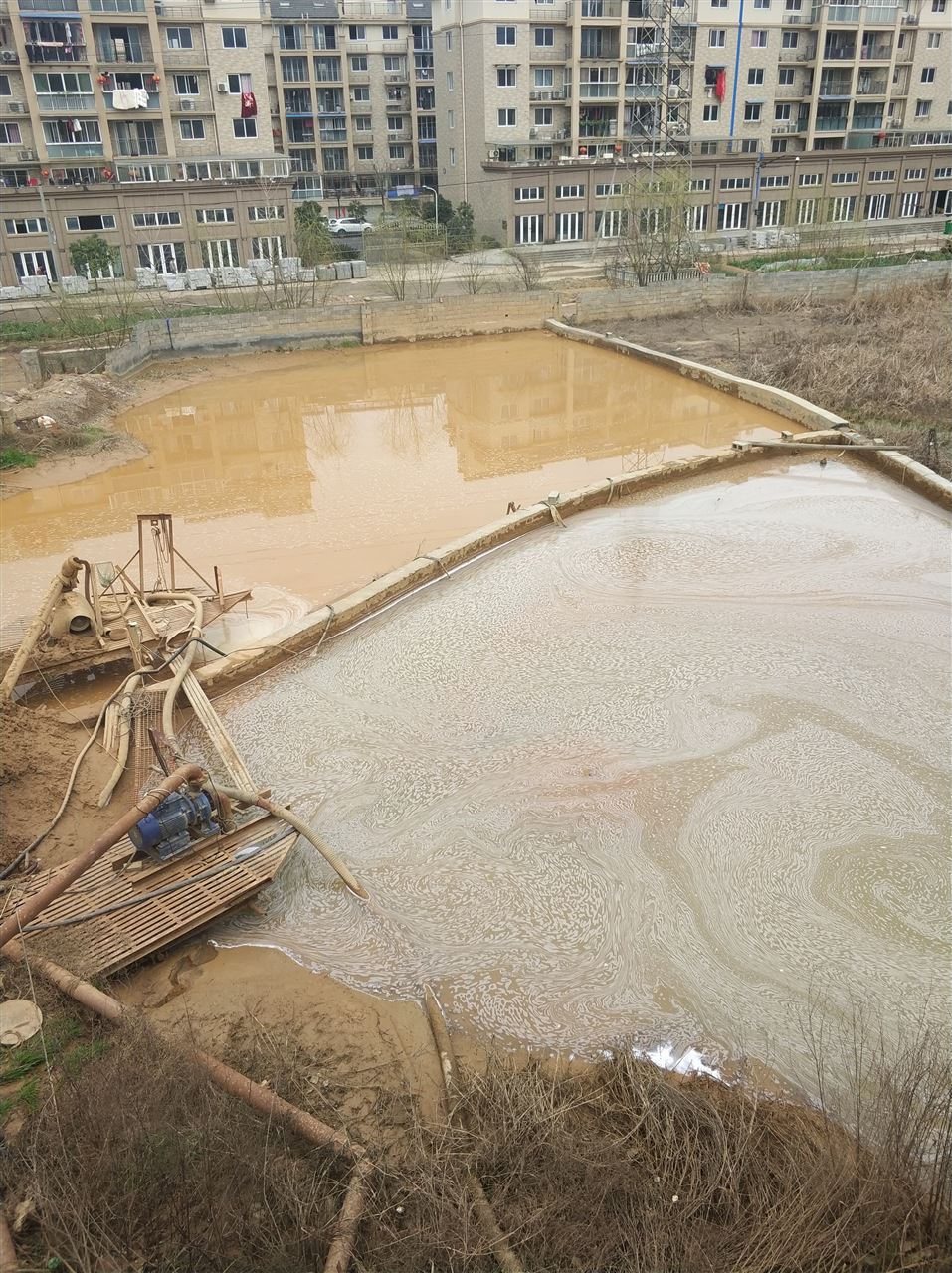 前海街道沉淀池淤泥清理-厂区废水池淤泥清淤