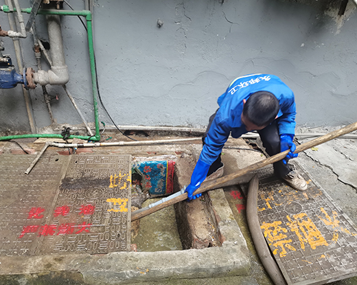 前海街道清掏化粪池