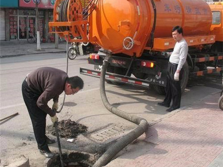 前海街道清掏化粪池，健康生活从这里开始